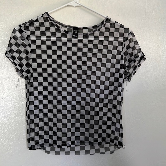 Windsor Tops - 🌼 5 for $15 🌼 Sheer cropped black and white checkered top